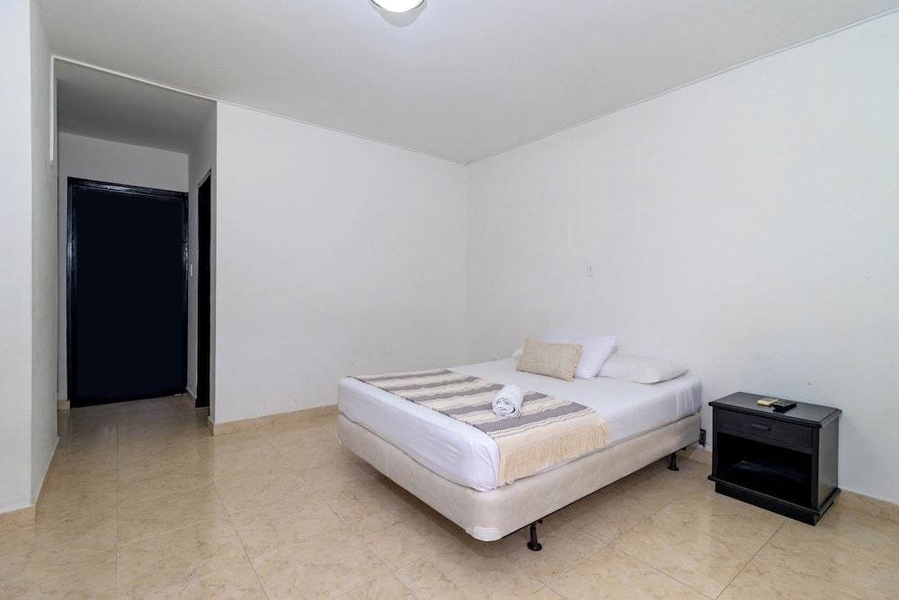 Hotel Axis Inn By GEH Suites Standard Double Room