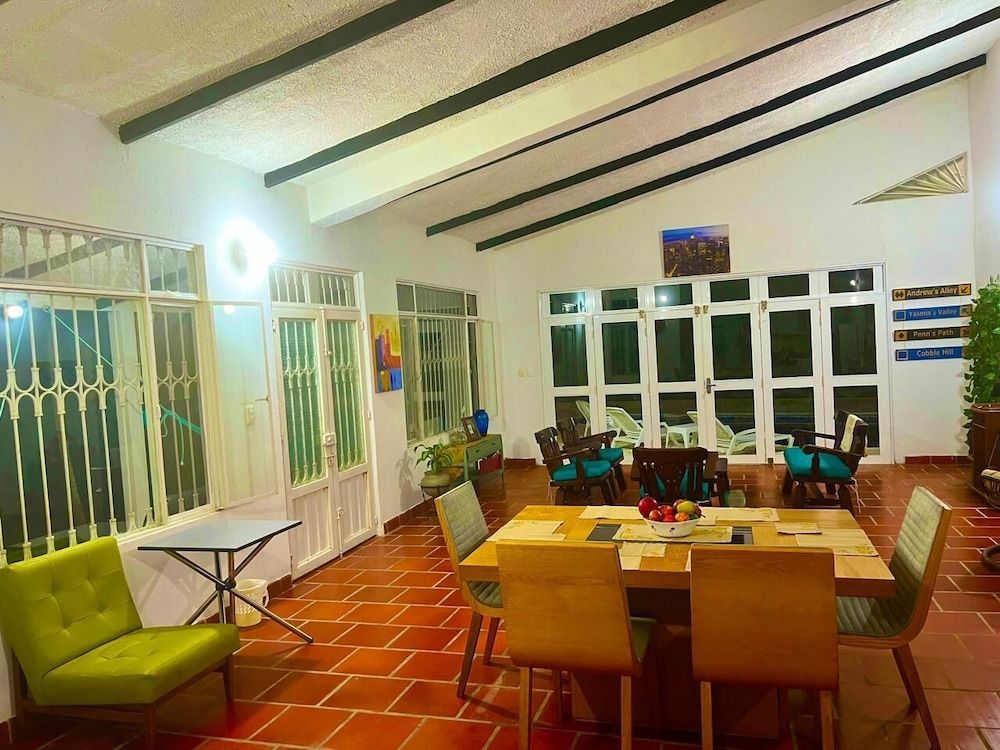VILLA SARI