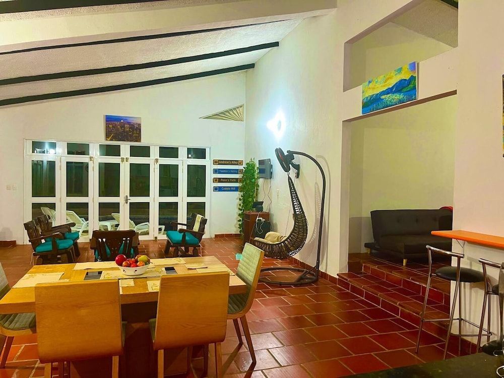 VILLA SARI
