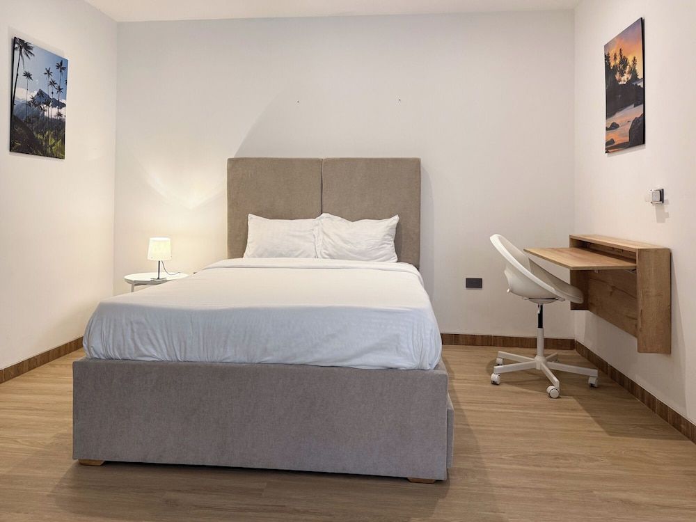 Villa Milá Classic Apartment, Balcony, Hill View 6