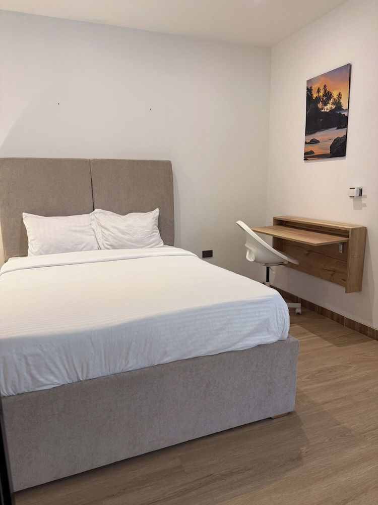 Villa Milá Classic Apartment, Balcony, Hill View 8