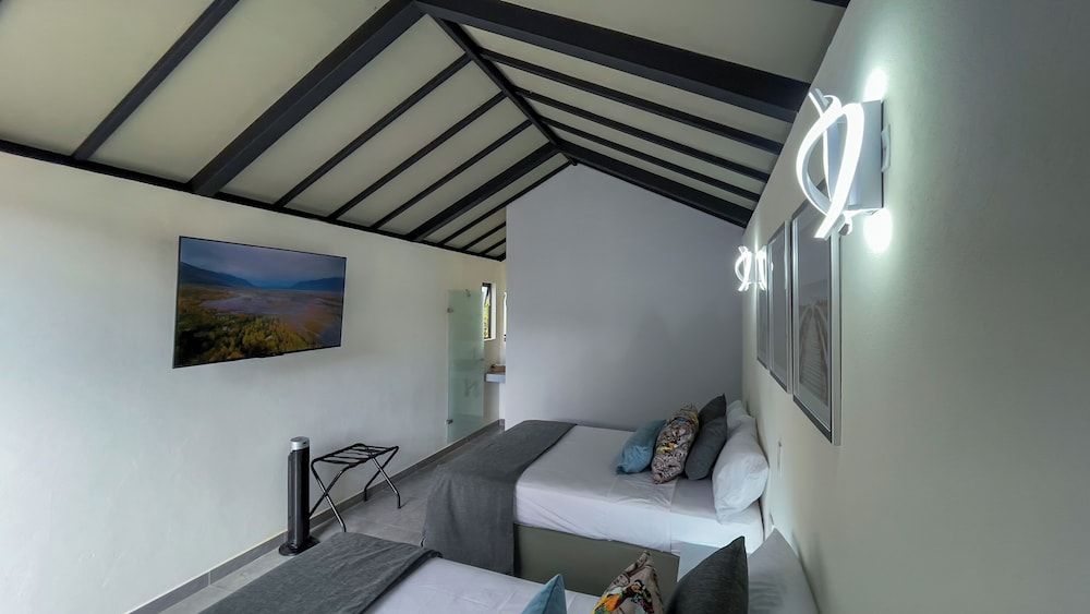 NEW STAR CENTER Deluxe Quadruple Room 5