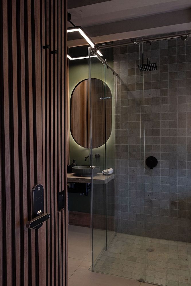 Bindi Hostel Superior Double Room, City View 3