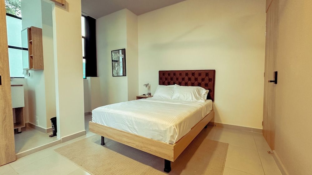 Hotel Star 37 Av Standard Room, 1 Double Bed, Housekeeping 4
