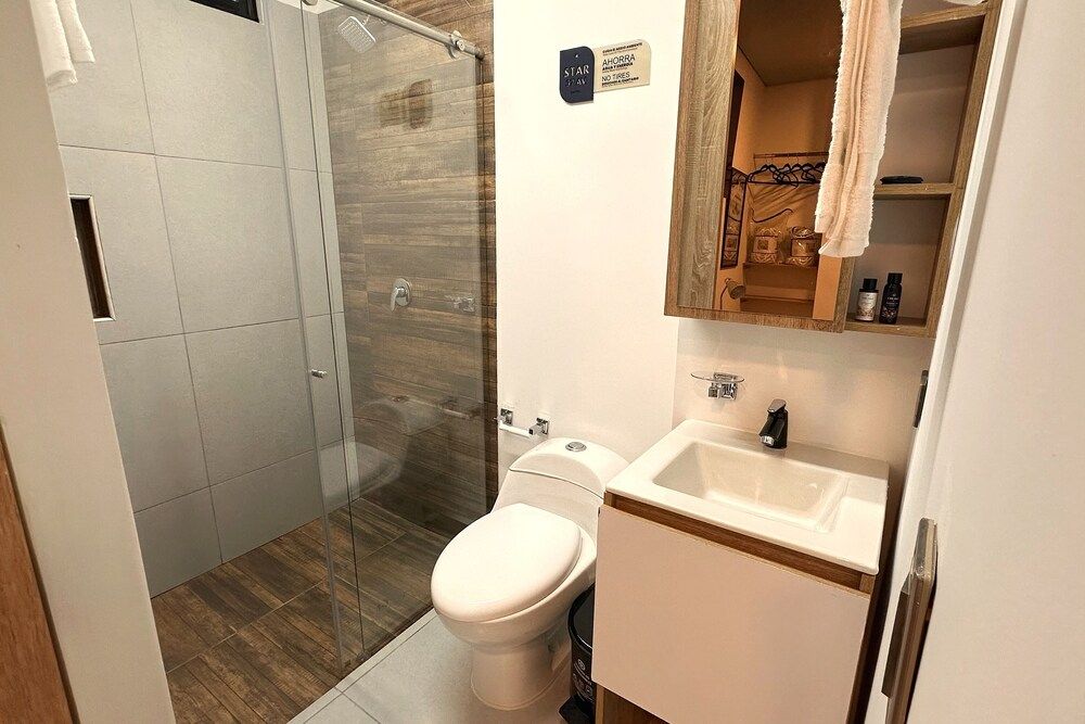 Hotel Star 37 Av Standard Double Room, 2 Double Beds, Non Smoking, Housekeeping 6