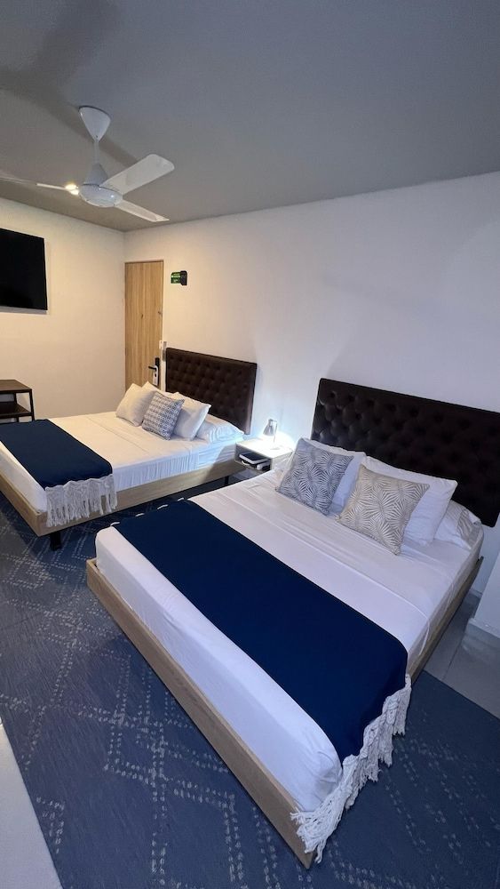 Hotel Star 37 Av Standard Double Room, 2 Double Beds, Non Smoking, Housekeeping 2