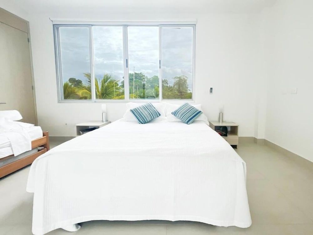 Deluxe Room (301)