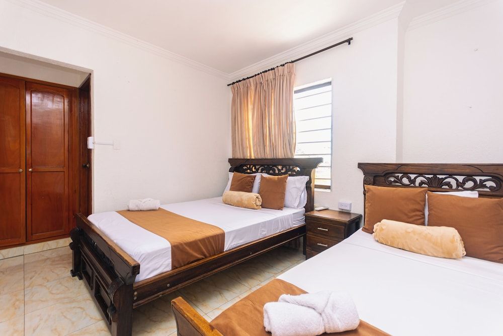 Economy Triple Room, Multiple Beds