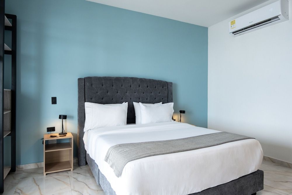 Apartment, 3 Bedrooms (C)
