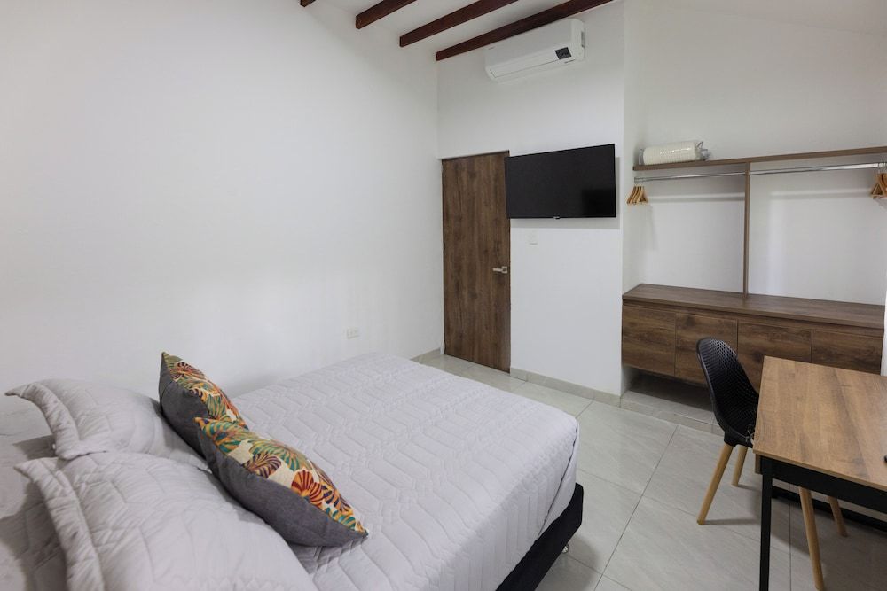 DORAL HOUSE VILLAVICENCIO Double Room, Courtyard View