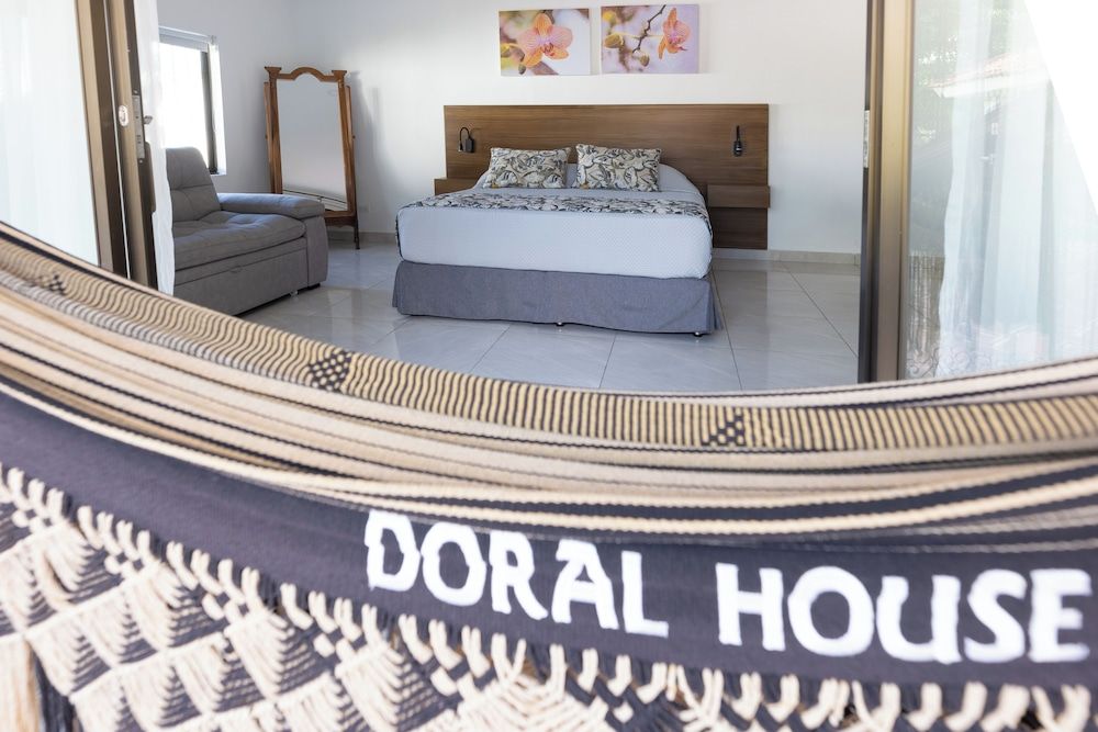 DORAL HOUSE VILLAVICENCIO Deluxe Double Room, 1 King Bed with Sofa bed, Balcony, Pool View 4