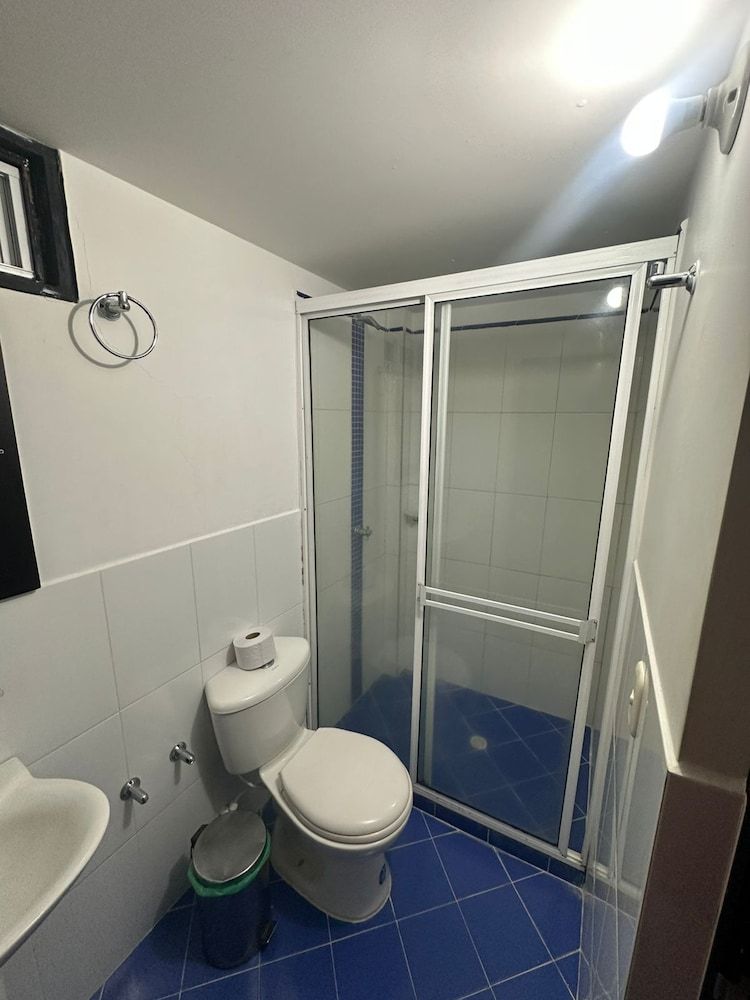 HOTEL PUERTO DORADO Basic Quadruple Room 3