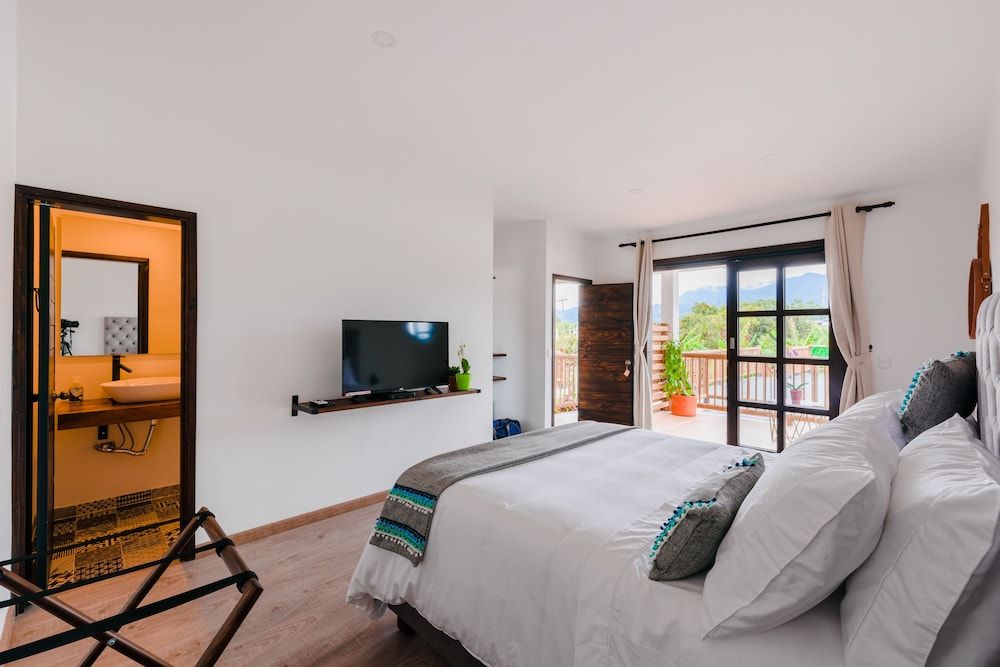 Hotel Terasu Salento Deluxe Room, 1 King Bed, Terrace, Mountain View