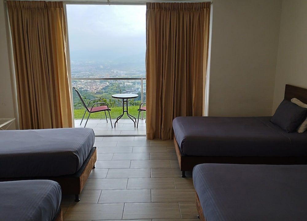 Hotel Entre Lomas Family Quadruple Room