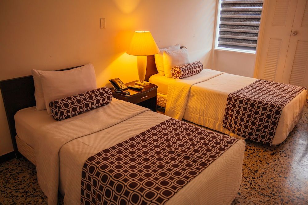 Hotel Estación by Destino Pacifico Comfort Twin Room 4