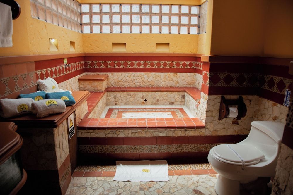 Hotel Porton del Sol Premium Quadruple Room 4