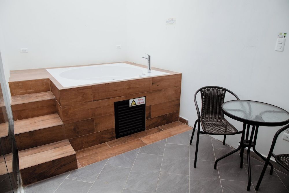 Hotel Porton del Sol Suite 5