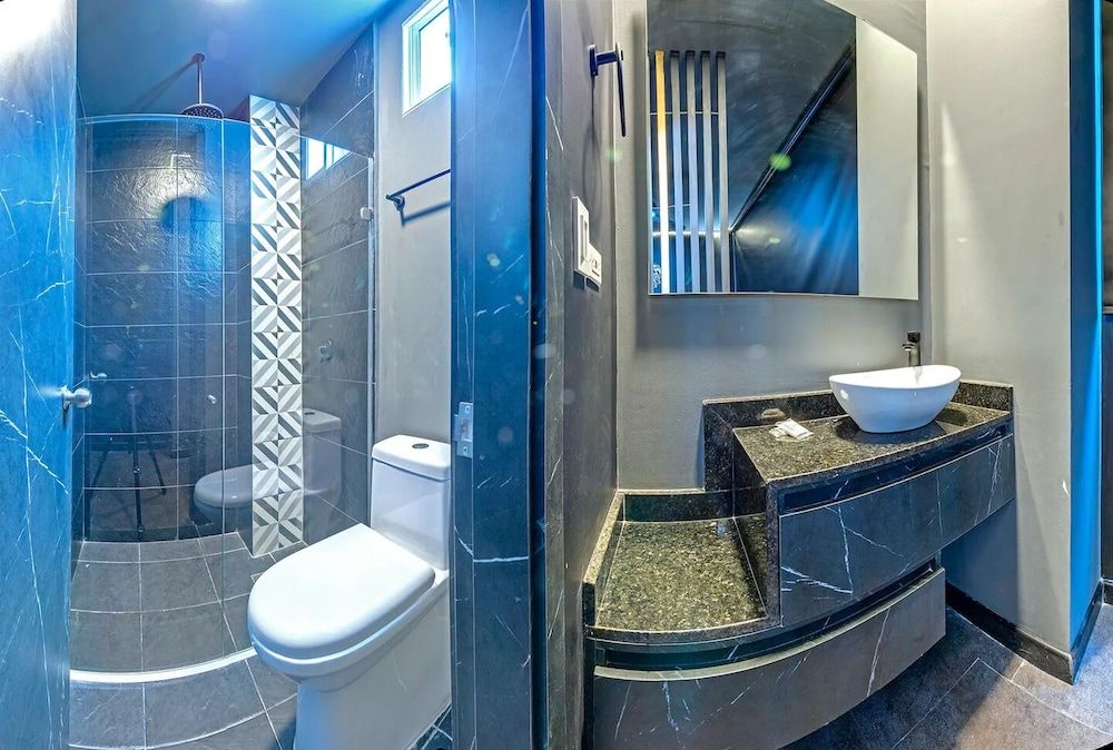 Miami Hotel Cartagena Luxury Loft, Multiple Bedrooms, Partial Ocean View 8