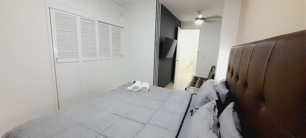 Miami Hotel Cartagena Signature Room, 1 King Bed, Private Bathroom