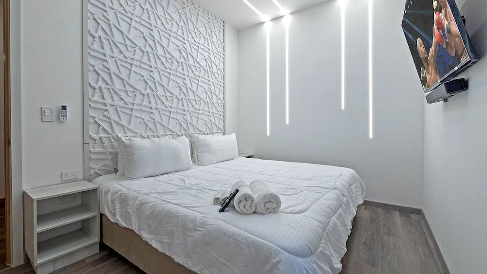 Miami Hotel Cartagena Luxury Loft, Multiple Bedrooms, Partial Ocean View 4