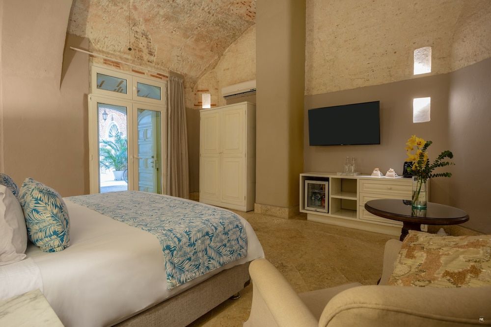 Design Suite, 1 King Bed (Suite El Aljibe)
