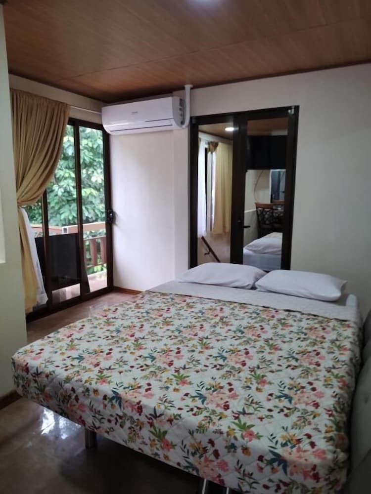 Cool Waters Jungle Villas Luxury Apartment, Mountain View 5