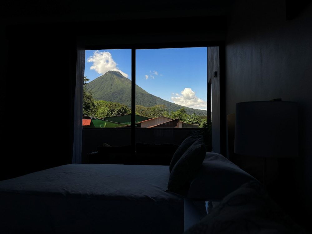 Arenal Monara Superior Room, Mountain View 21