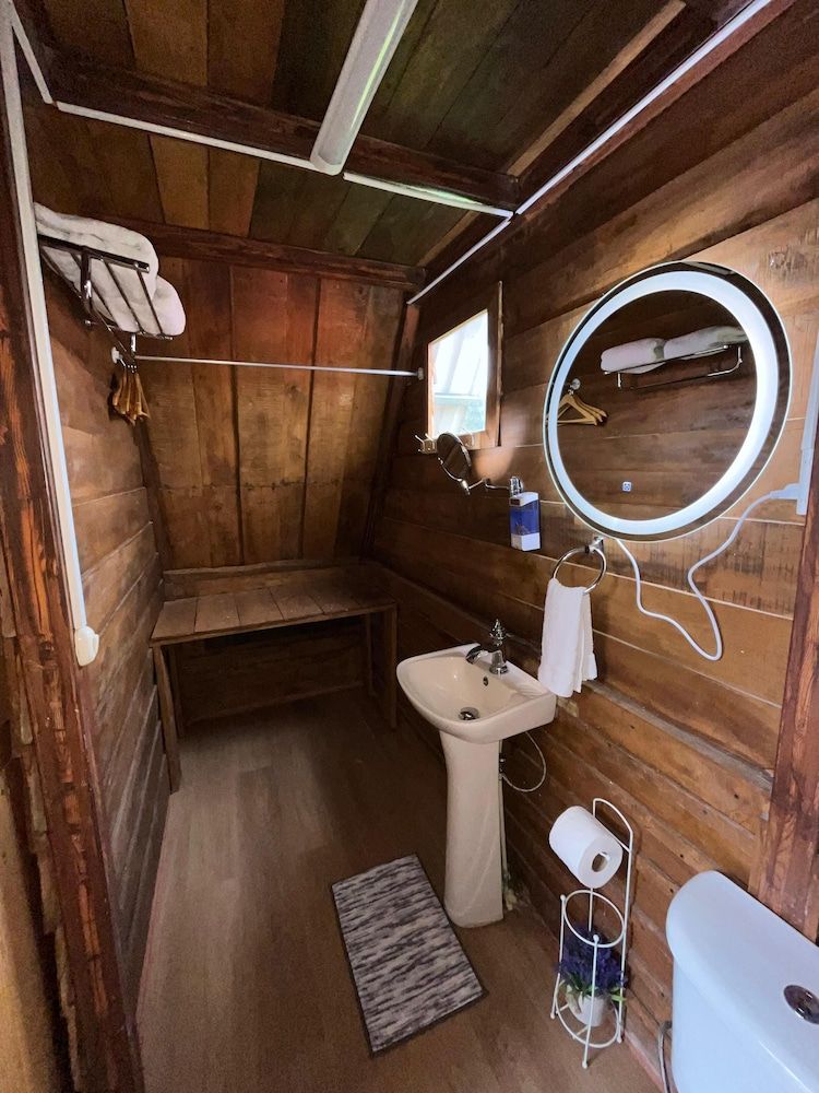 Chalets Vistas del Poas Comfort Cabin, Mountain View 2