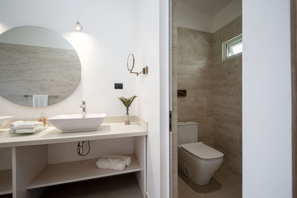 Astra Hotel Boutique Deluxe Room 5