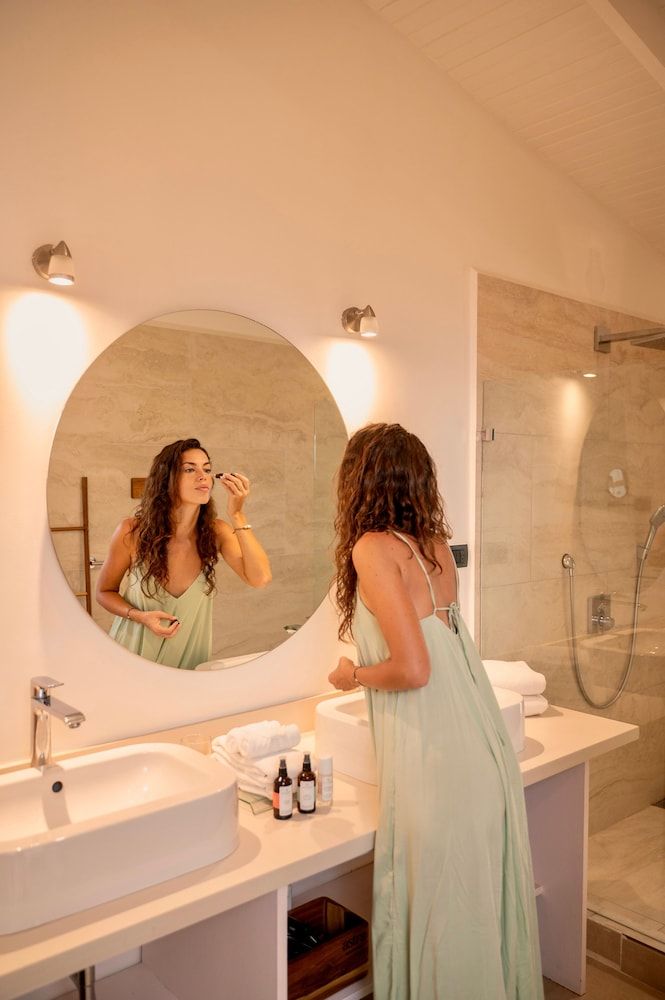 Astra Hotel Boutique Deluxe Room 4