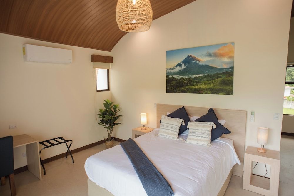 Fortuna Retreat Panoramic Double Room 4