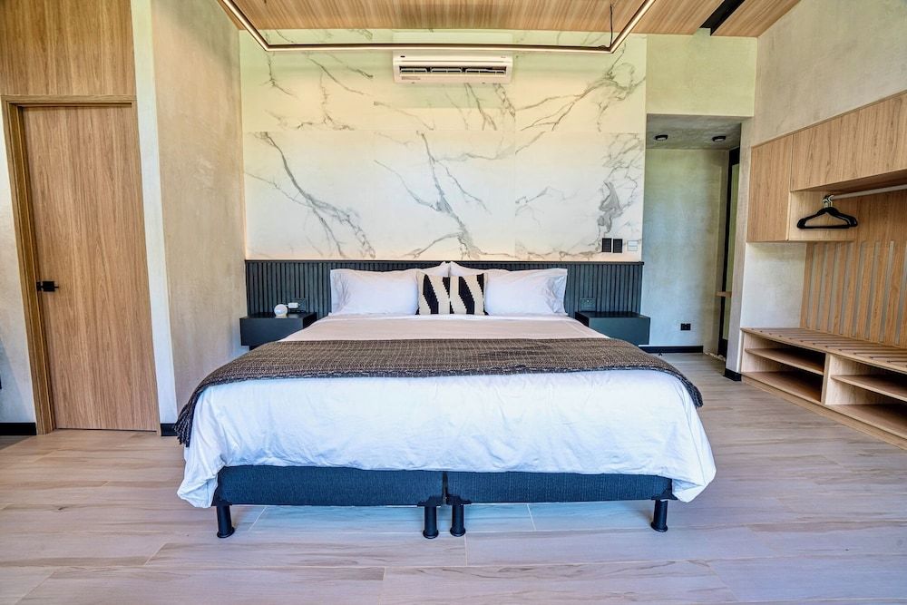 Epic Tamarindo Boutique Hotel Romantic Suite 2