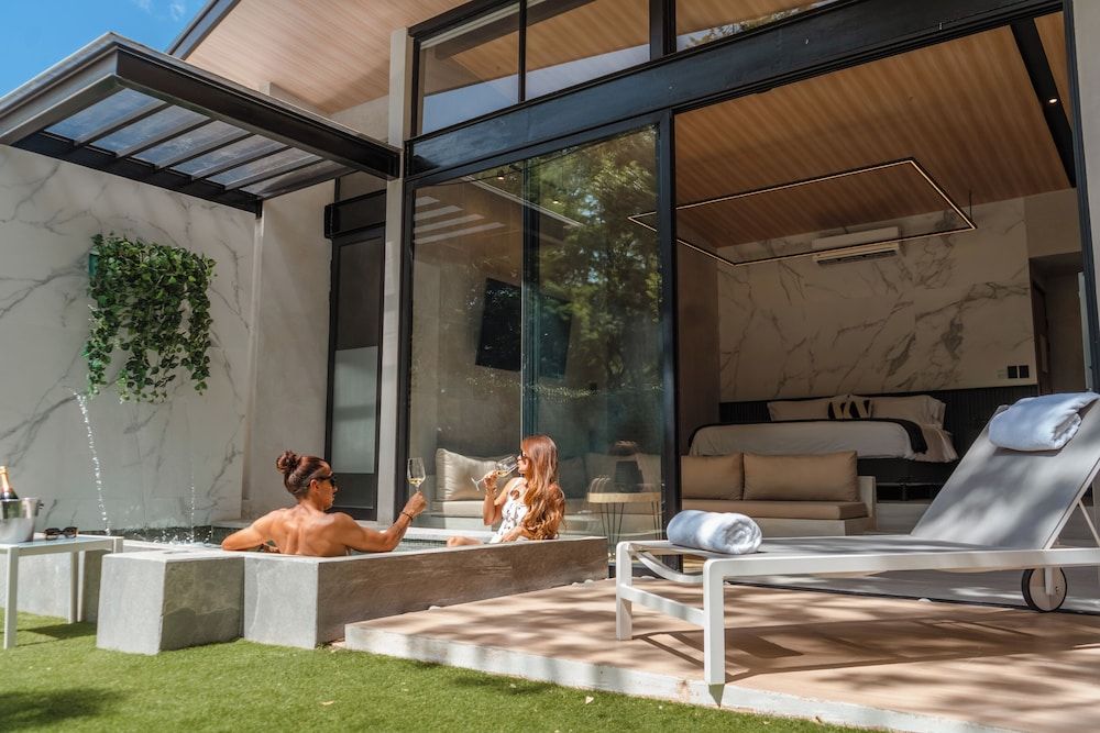 Epic Tamarindo Boutique Hotel