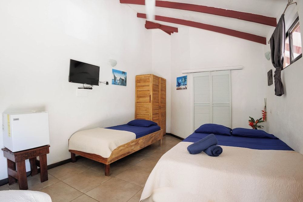 Bambutel Standard Quadruple Room 2