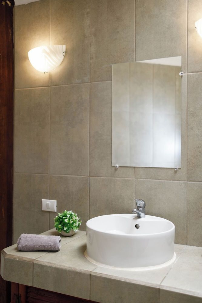 Bambutel Standard Quadruple Room 8