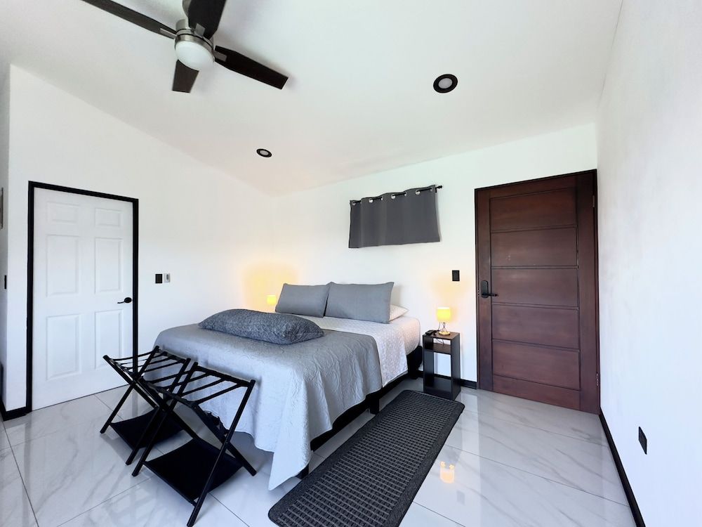 Superior Studio, Sea View