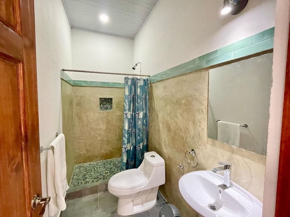 Hotel Huacas Comfort Triple Room 4