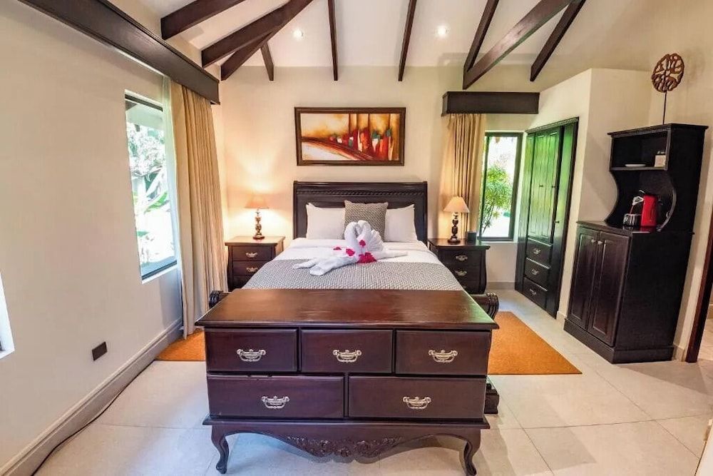 Marenaz Oceanfront Resort Panoramic Bungalow 2