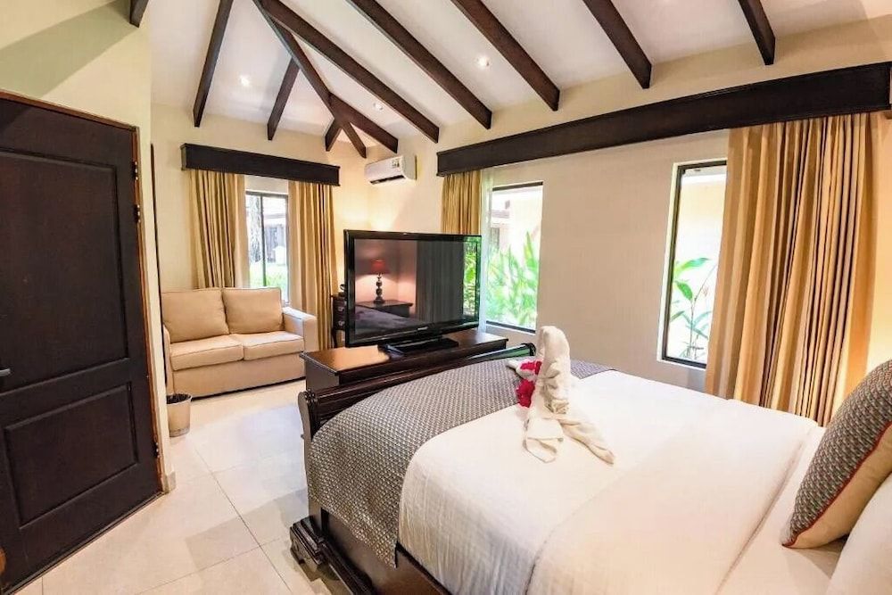 Marenaz Oceanfront Resort Panoramic Bungalow