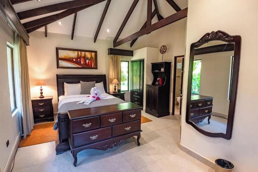 Marenaz Oceanfront Resort Panoramic Bungalow 8