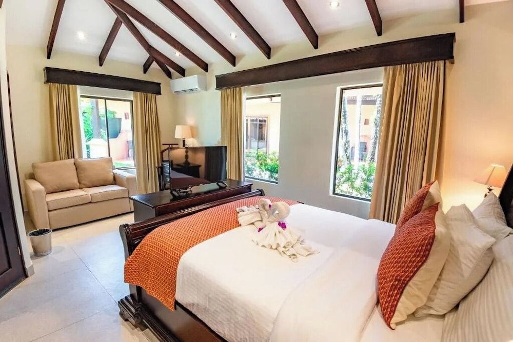 Marenaz Oceanfront Resort Panoramic Bungalow 5