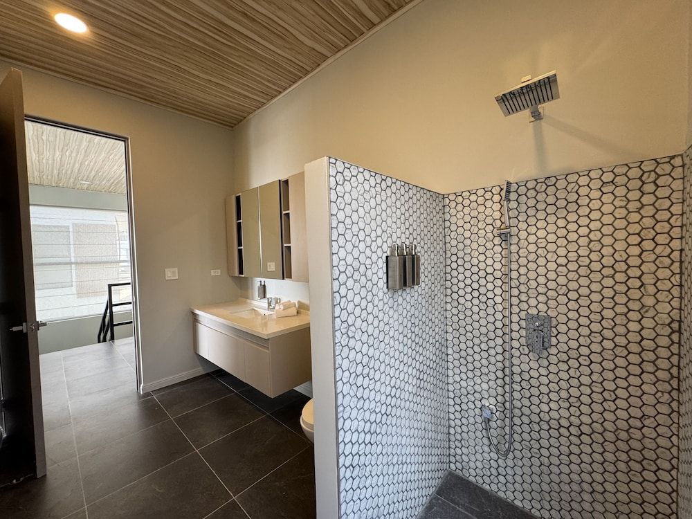 Solindo Stays Deluxe Villa, Ocean View 4