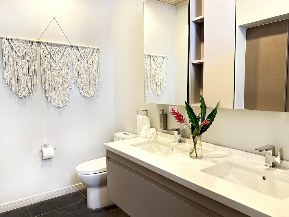 Solindo Stays Deluxe Studio Suite, Partial Ocean View 3