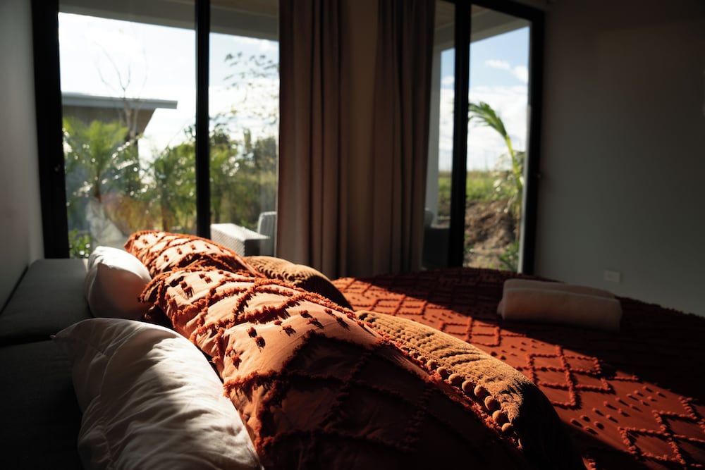 Solindo Stays Deluxe Studio Suite, Garden View 2