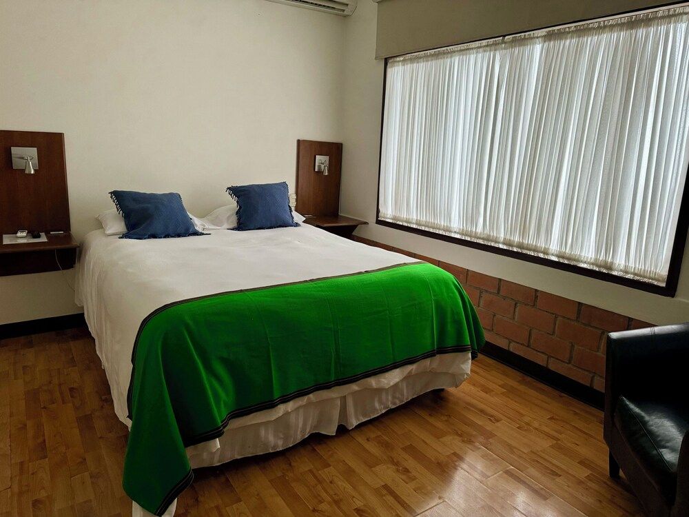 Legacy Boutique Hotel Standard Room 3