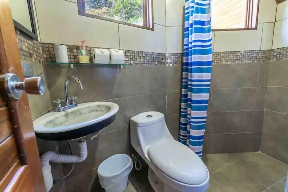 Violeta Homes Monteverde Deluxe House, 4 Bedrooms, Garden View 6