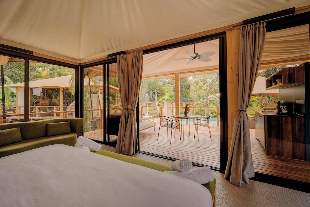 Luxury Studio Suite, 1 King Bed, Non Smoking, Terrace