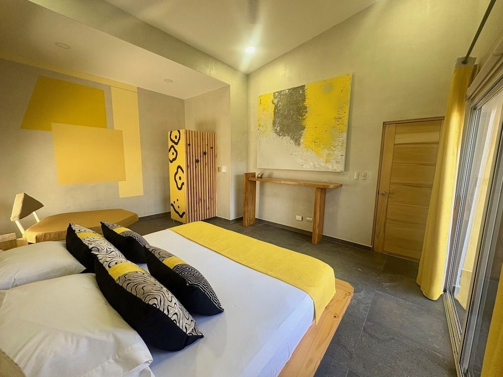 Pierre and Colors TAMARINDO Adult Only Superior Apartment, Ensuite, Pool View (Luxe) 3