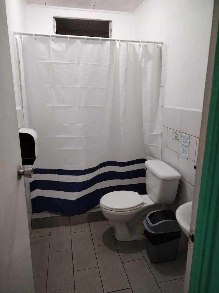 Haven Hotel Basic Quadruple Room 4