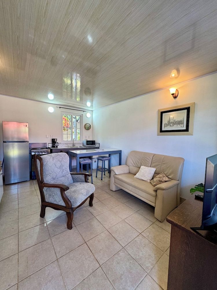 Villas Cozy Sloth Economy Double Room, Balcony, Courtyard View 2